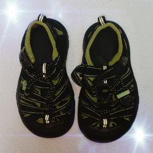 Boys Keen play sandals
